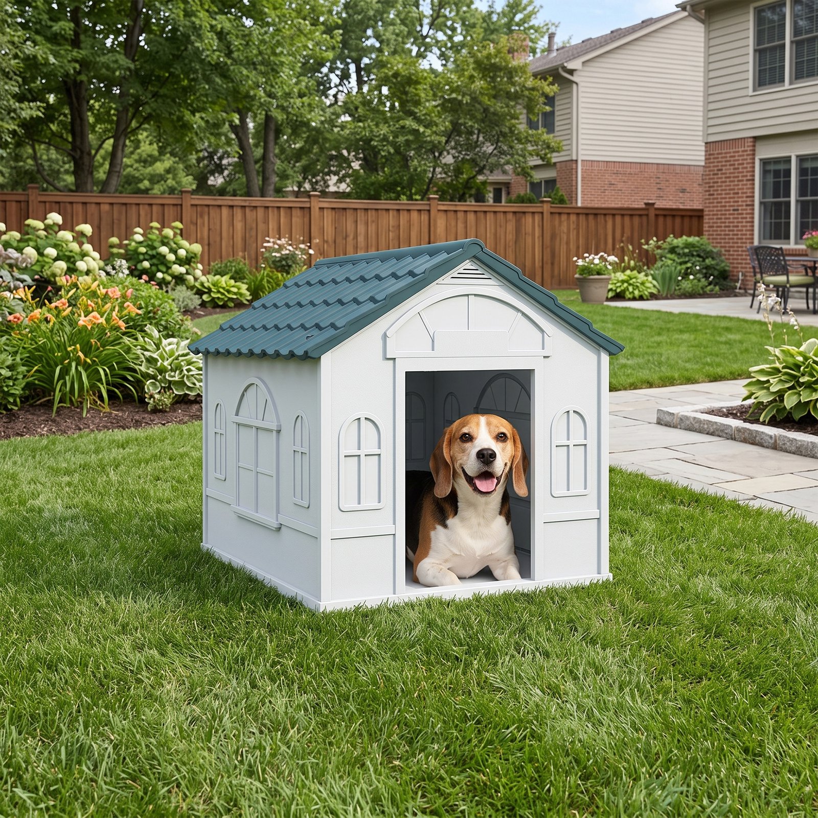 Plastic Weather-Resistant Dog House, for Indoors and Outdoors, Medium Dogs - White and Blue